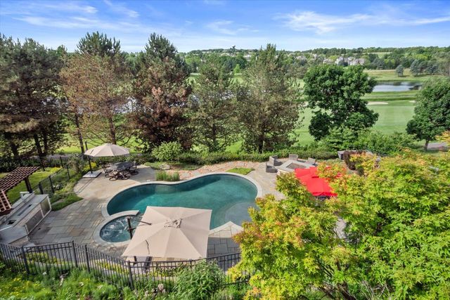 1704 E Juniper WAY, Hartland, WI 53029
