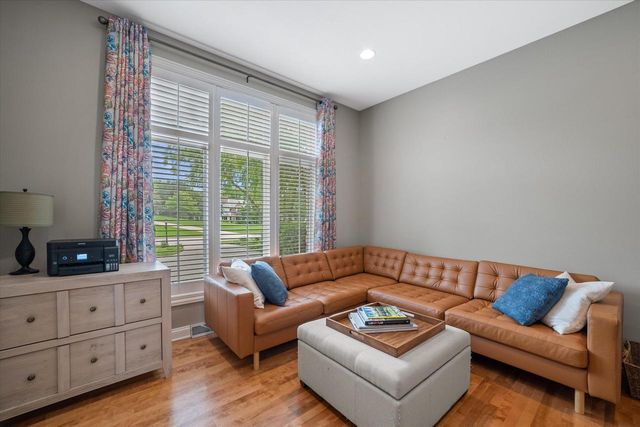 1704 E Juniper WAY, Hartland, WI 53029