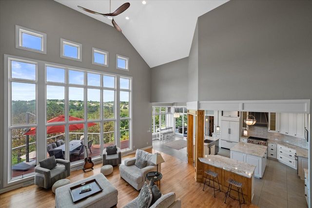 1704 E Juniper WAY, Hartland, WI 53029
