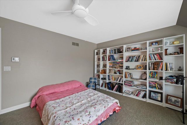 1704 E Juniper WAY, Hartland, WI 53029