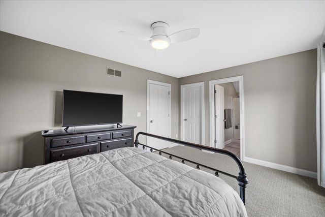 1704 E Juniper WAY, Hartland, WI 53029