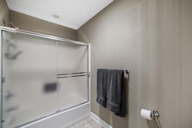 1704 E Juniper WAY, Hartland, WI 53029