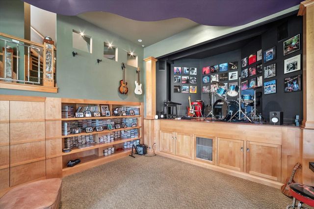 1704 E Juniper WAY, Hartland, WI 53029