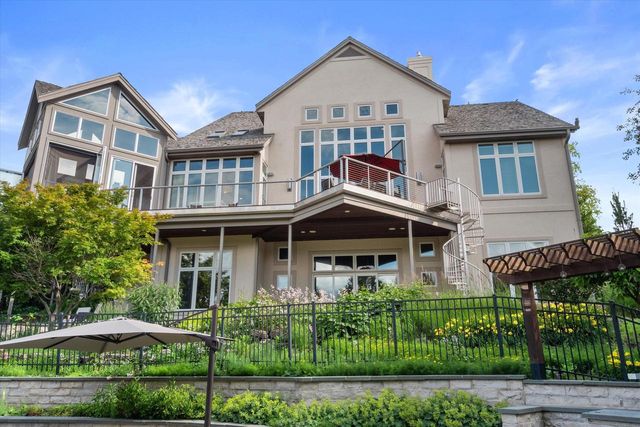 1704 E Juniper WAY, Hartland, WI 53029