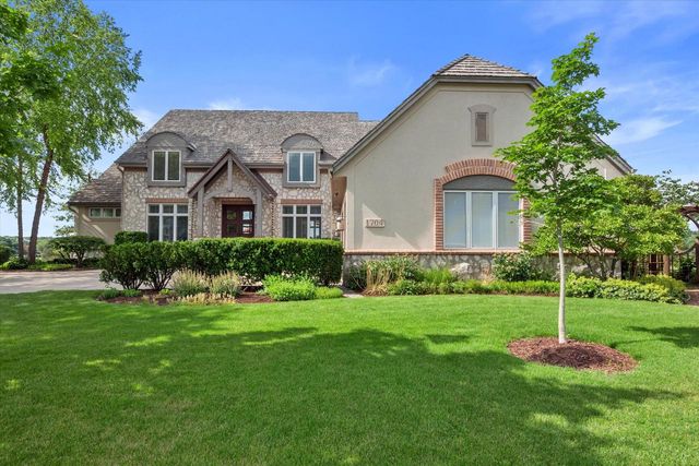 1704 E Juniper WAY, Hartland, WI 53029