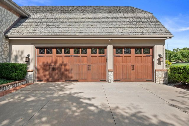 1704 E Juniper WAY, Hartland, WI 53029