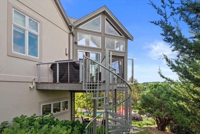 1704 E Juniper WAY, Hartland, WI 53029