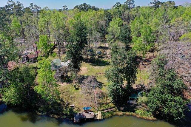 400 Driftwood Drive, Goodrich, TX 77335