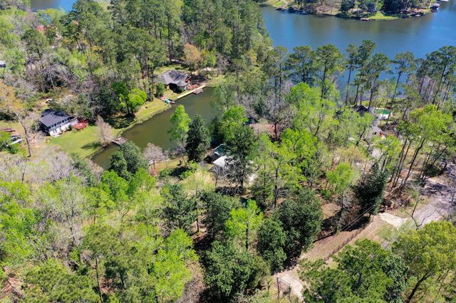 400 Driftwood Drive, Goodrich, TX 77335