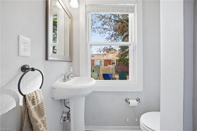 6410 Aldow DR, Norfolk, VA 23518