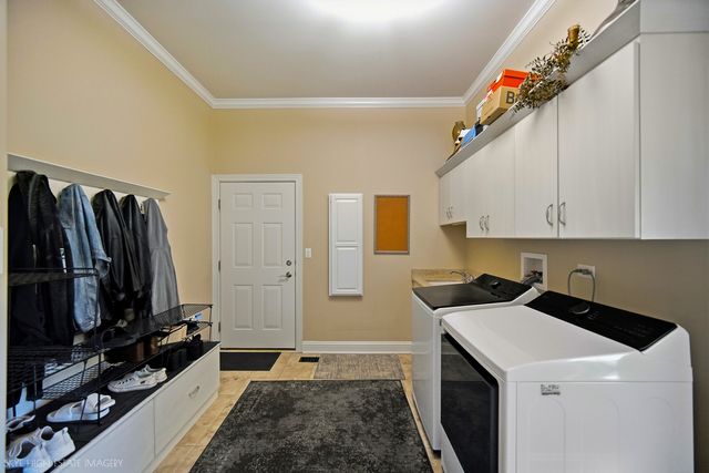 3131 Kewanee Lane, Naperville, IL 60564