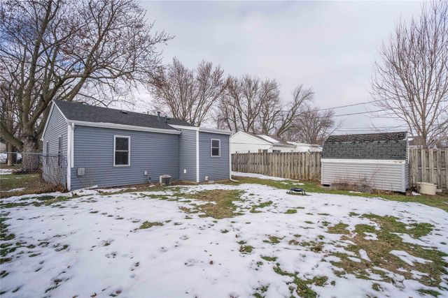 600 E 26th Street S, Newton, IA 50208