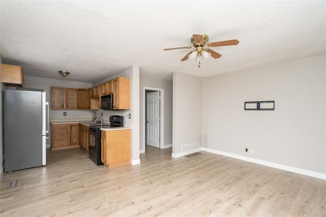 600 E 26th Street S, Newton, IA 50208