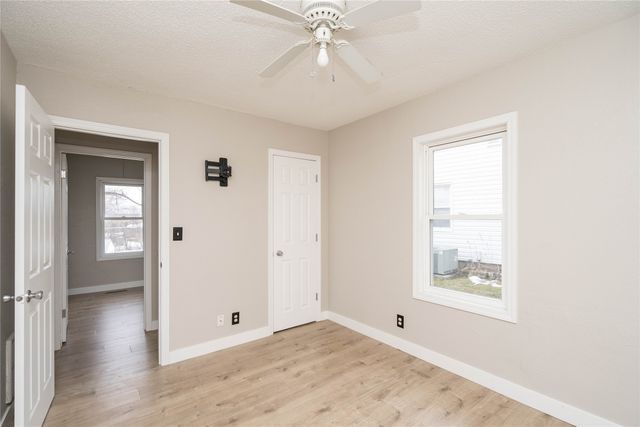 600 E 26th Street S, Newton, IA 50208