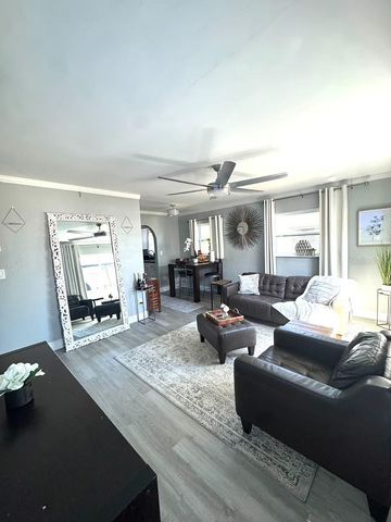 233 38TH AVENUE SE, St Petersburg, FL 33705