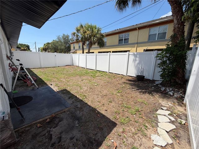 233 38TH AVENUE SE, St Petersburg, FL 33705