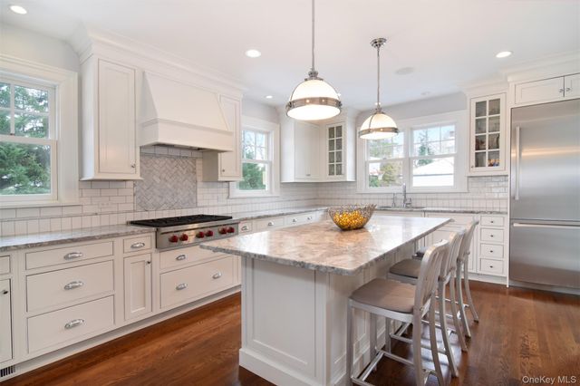 4 Sussex Avenue, Bronxville, NY 10708