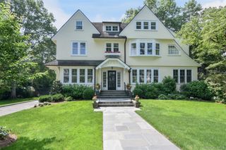 4 Sussex Avenue, Bronxville, NY 10708