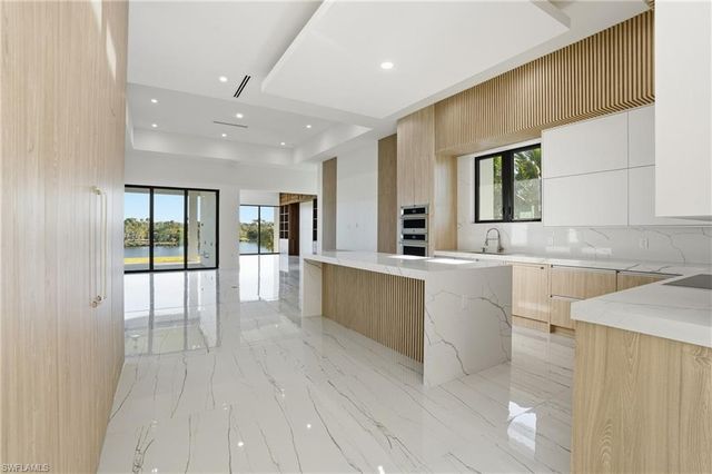 2532 CALOOSA SHORES DR, Labelle, FL 33935