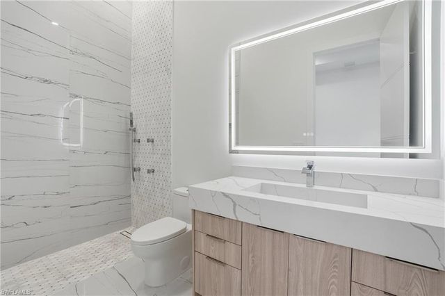 2532 CALOOSA SHORES DR, Labelle, FL 33935