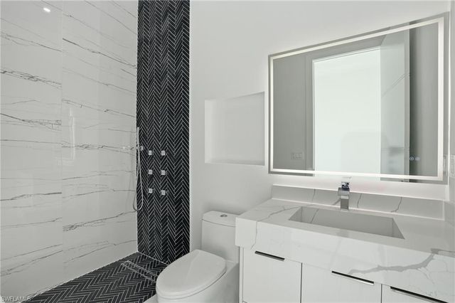 2532 CALOOSA SHORES DR, Labelle, FL 33935