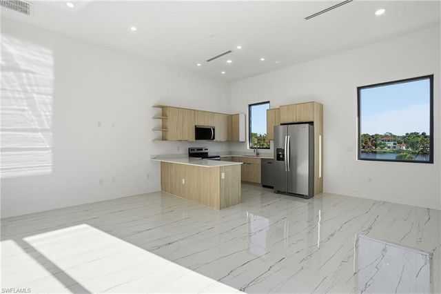 2532 CALOOSA SHORES DR, Labelle, FL 33935