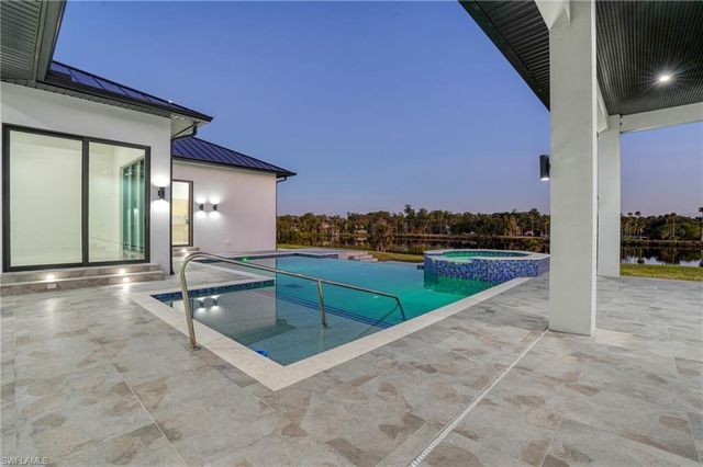 2532 CALOOSA SHORES DR, Labelle, FL 33935