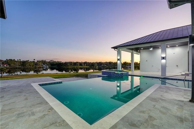 2532 CALOOSA SHORES DR, Labelle, FL 33935