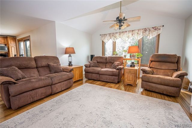 34 Pine Valley Court, West Seneca, NY 14224