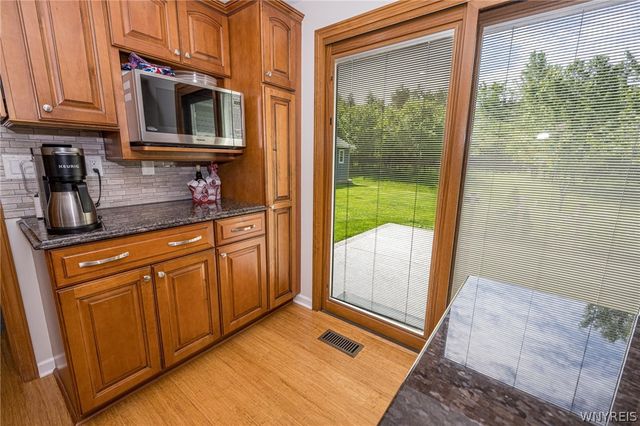 34 Pine Valley Court, West Seneca, NY 14224