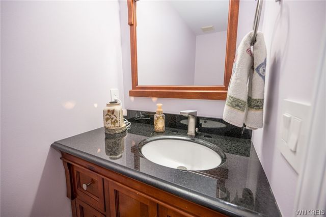 34 Pine Valley Court, West Seneca, NY 14224