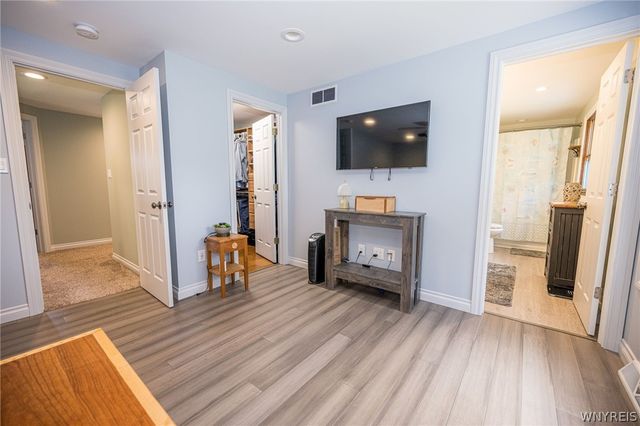34 Pine Valley Court, West Seneca, NY 14224