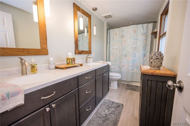 34 Pine Valley Court, West Seneca, NY 14224