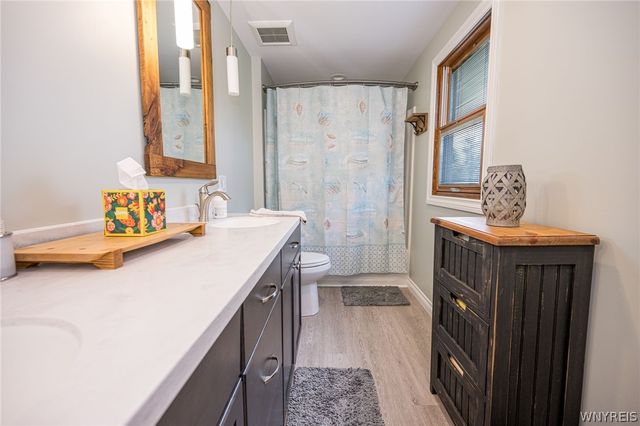 34 Pine Valley Court, West Seneca, NY 14224