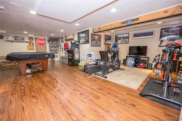 34 Pine Valley Court, West Seneca, NY 14224