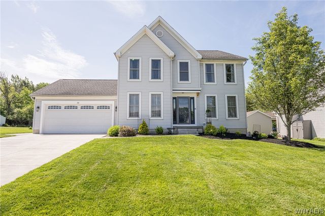 34 Pine Valley Court, West Seneca, NY 14224