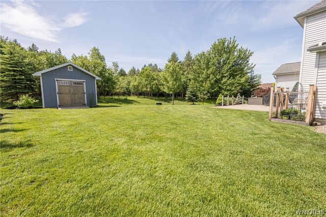 34 Pine Valley Court, West Seneca, NY 14224