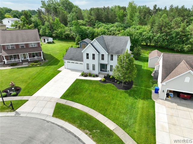 34 Pine Valley Court, West Seneca, NY 14224