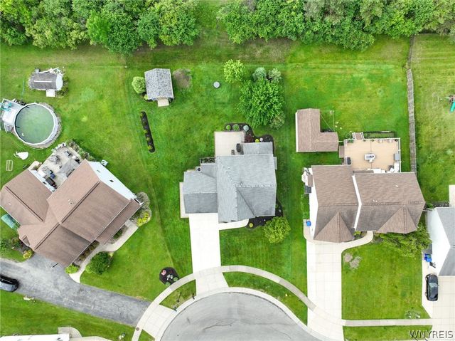 34 Pine Valley Court, West Seneca, NY 14224