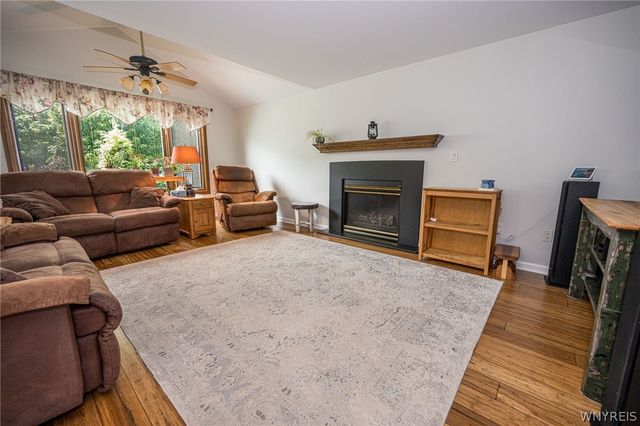 34 Pine Valley Court, West Seneca, NY 14224