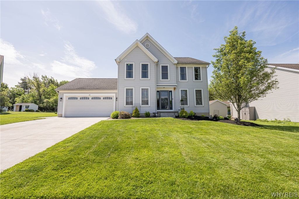 34 Pine Valley Court, West Seneca, NY 14224