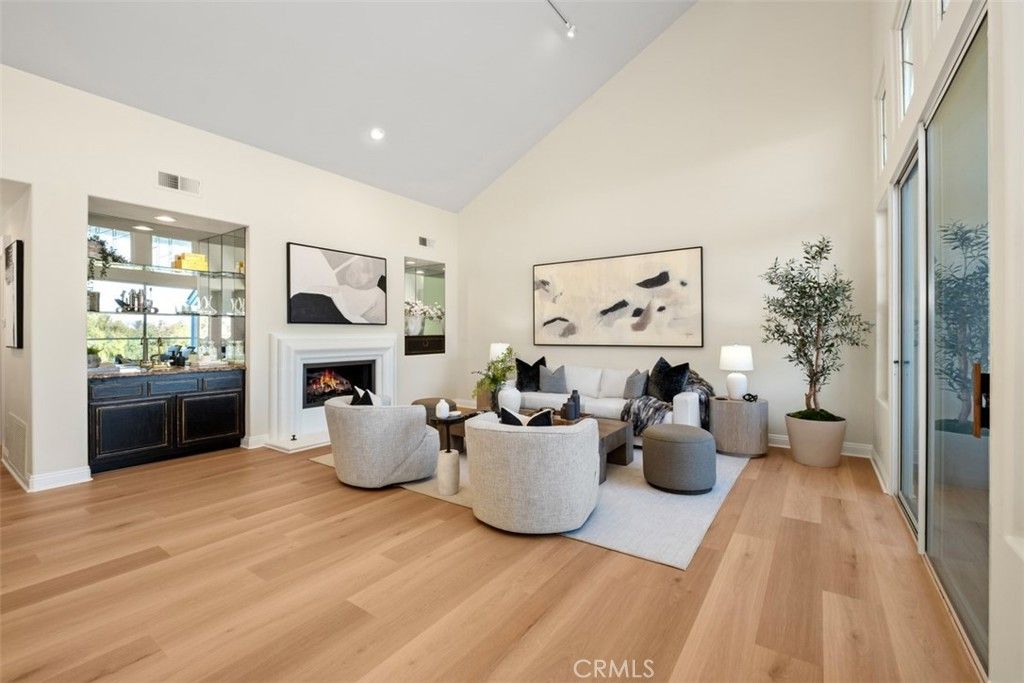 Image 12 of property listing at 22 Delphinus, Irvine, CA 92603