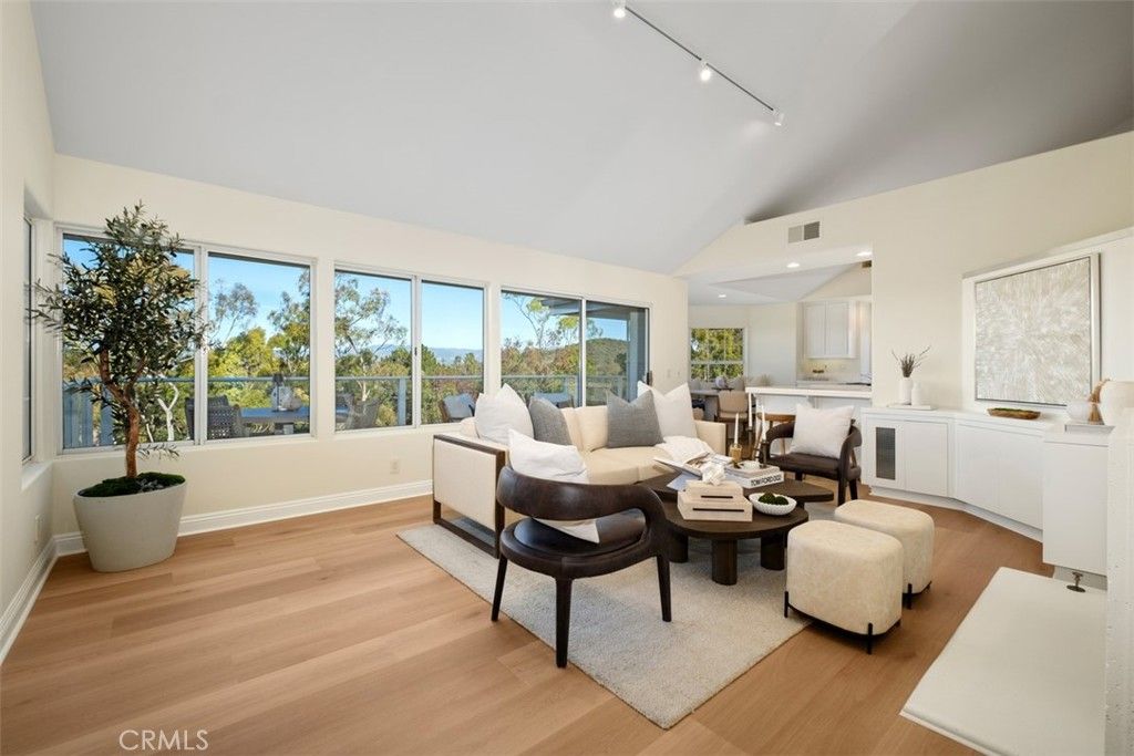 Image 15 of property listing at 22 Delphinus, Irvine, CA 92603