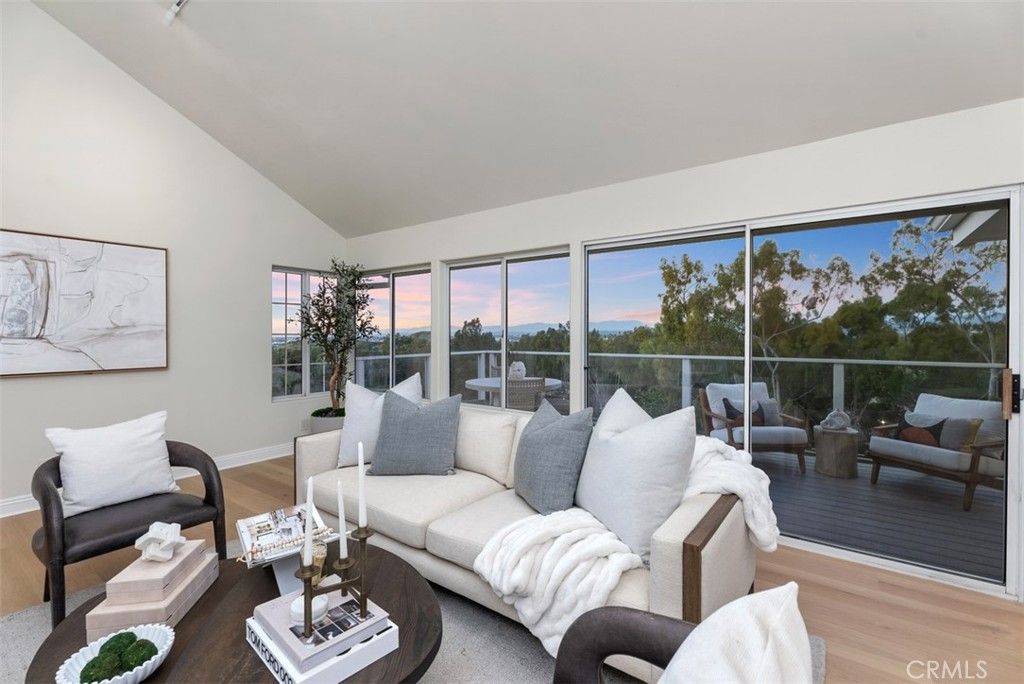 Image 17 of property listing at 22 Delphinus, Irvine, CA 92603