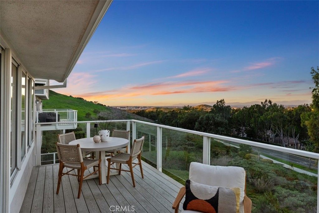 Image 2 of property listing at 22 Delphinus, Irvine, CA 92603