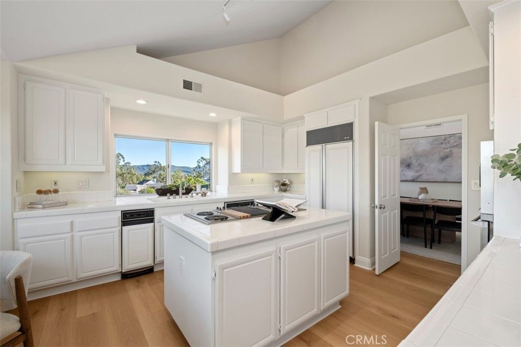 Image 24 of property listing at 22 Delphinus, Irvine, CA 92603