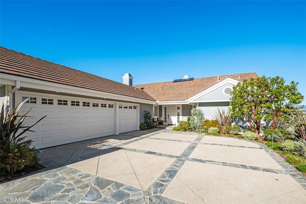 Image 3 of property listing at 22 Delphinus, Irvine, CA 92603