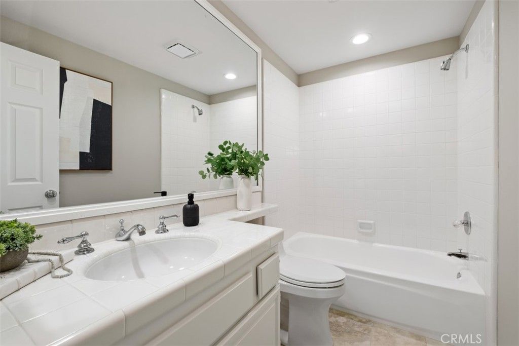 Image 39 of property listing at 22 Delphinus, Irvine, CA 92603