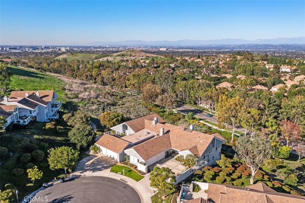 Image 41 of property listing at 22 Delphinus, Irvine, CA 92603