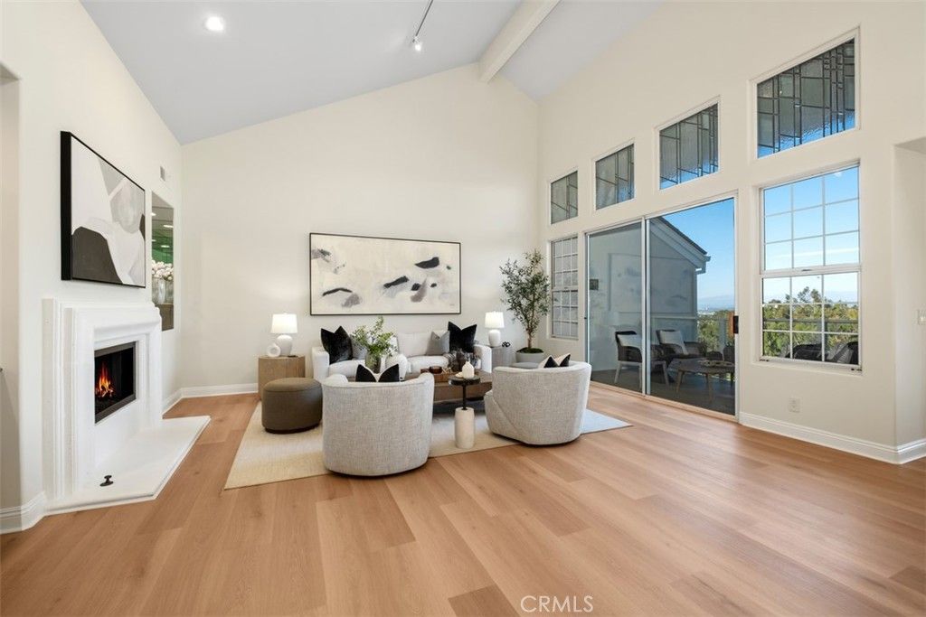 Image 7 of property listing at 22 Delphinus, Irvine, CA 92603